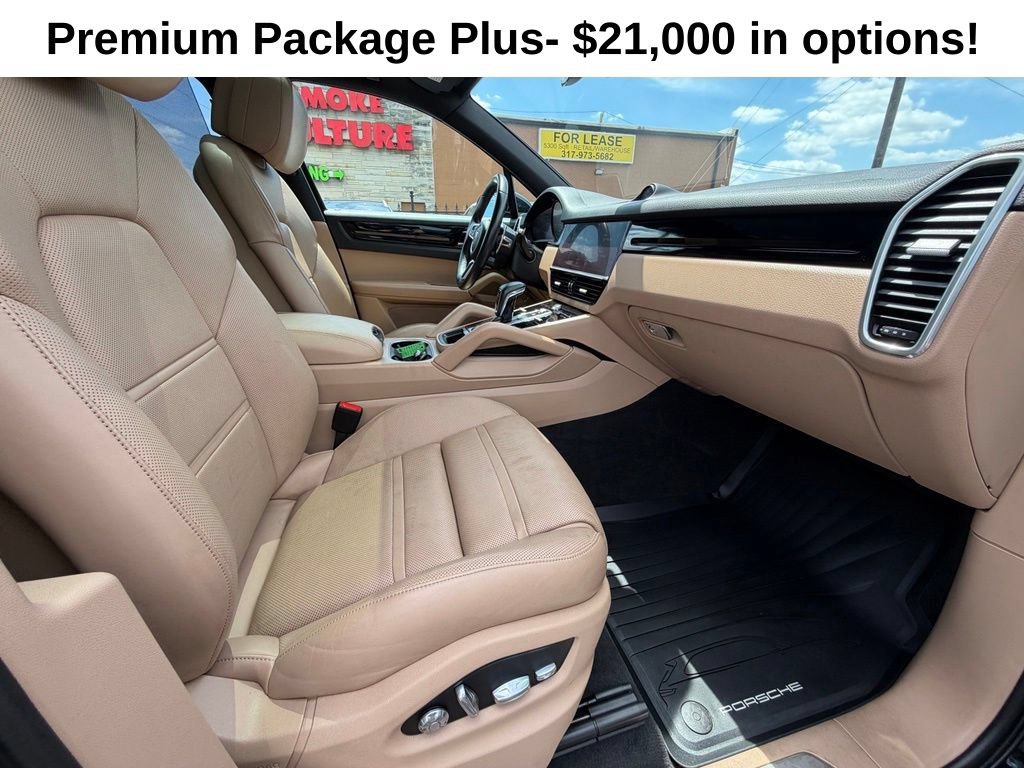 Used 2020 Porsche Cayenne E-Hybrid w/ Premium Plus Package AWD/4WD image 29