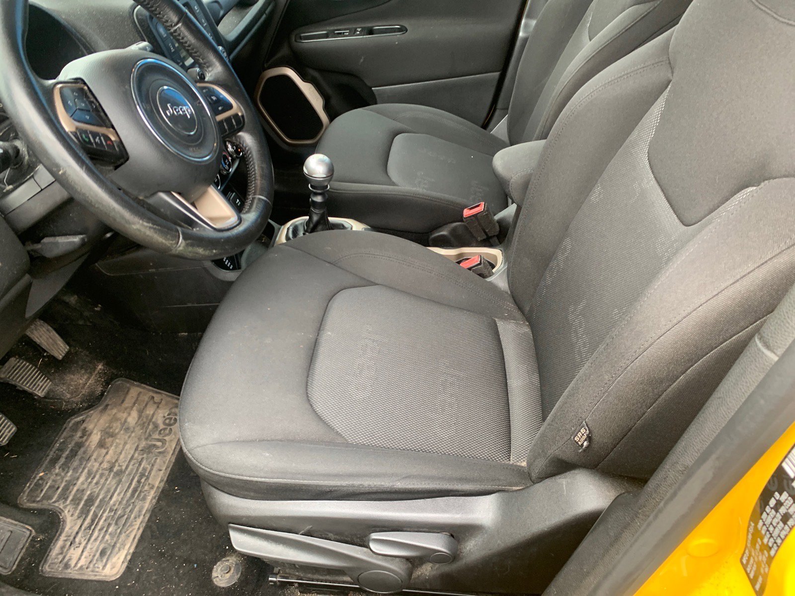 Used 2015 Jeep Renegade Latitude image 5