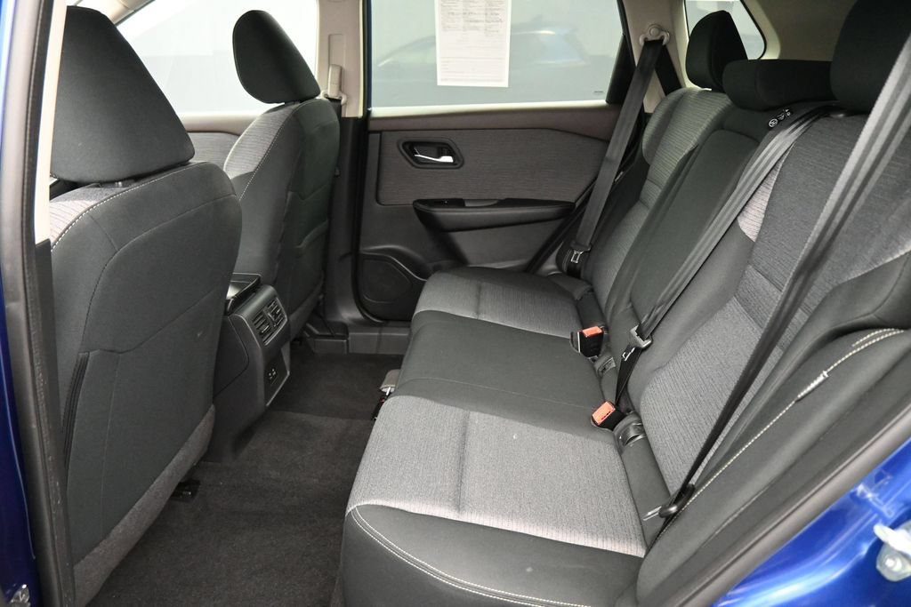 Used 2023 Nissan Rogue SV FWD image 14