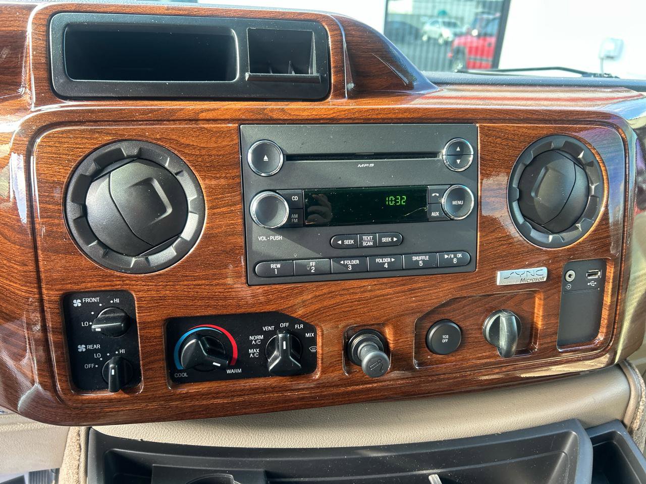 Used 2012 Ford E-150 and Econoline 150 w/ RV Plus Pkg image 15