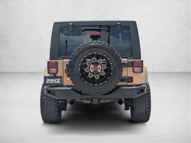 Used 2015 Jeep Wrangler Unlimited Sahara w/ Connectivity Group AWD/4WD image 7