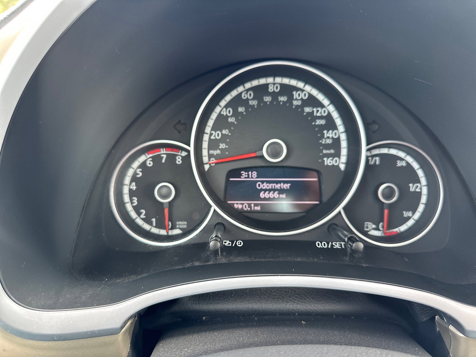 Used 2014 Volkswagen Beetle 1.8T FWD image 25