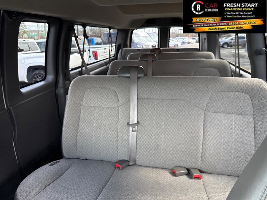 Used 2017 Chevrolet Express 3500 LT w/ LT Preferred Equipment Group image 32