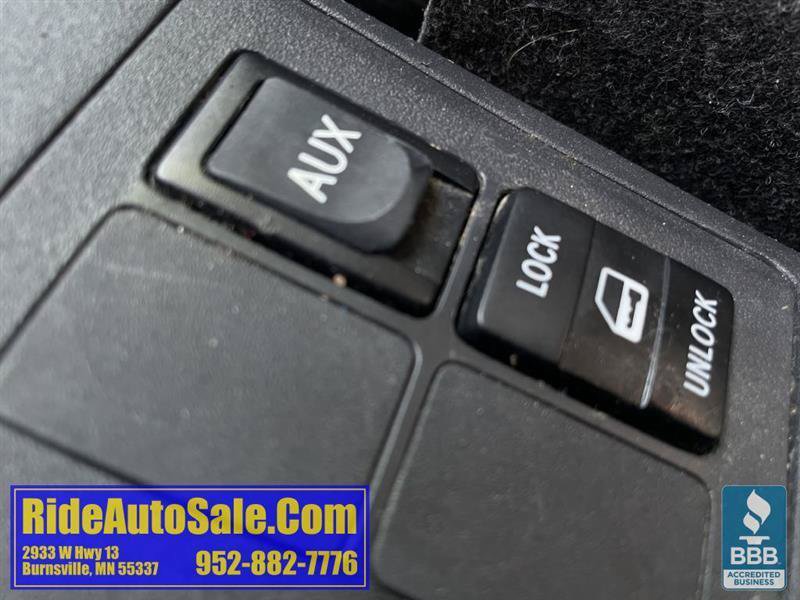 Used 2008 Toyota Yaris 2-Door Hatchback FWD image 34