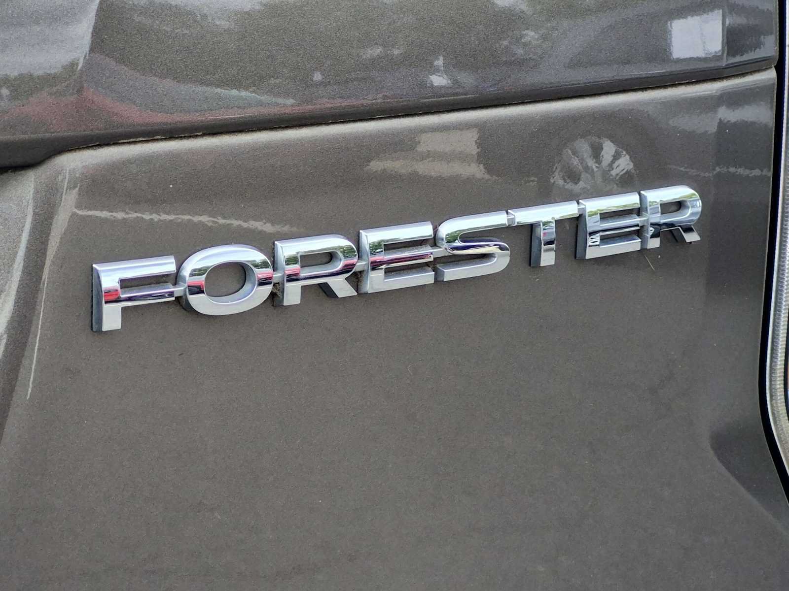 Used 2018 Subaru Forester 2.5i Touring AWD/4WD image 13