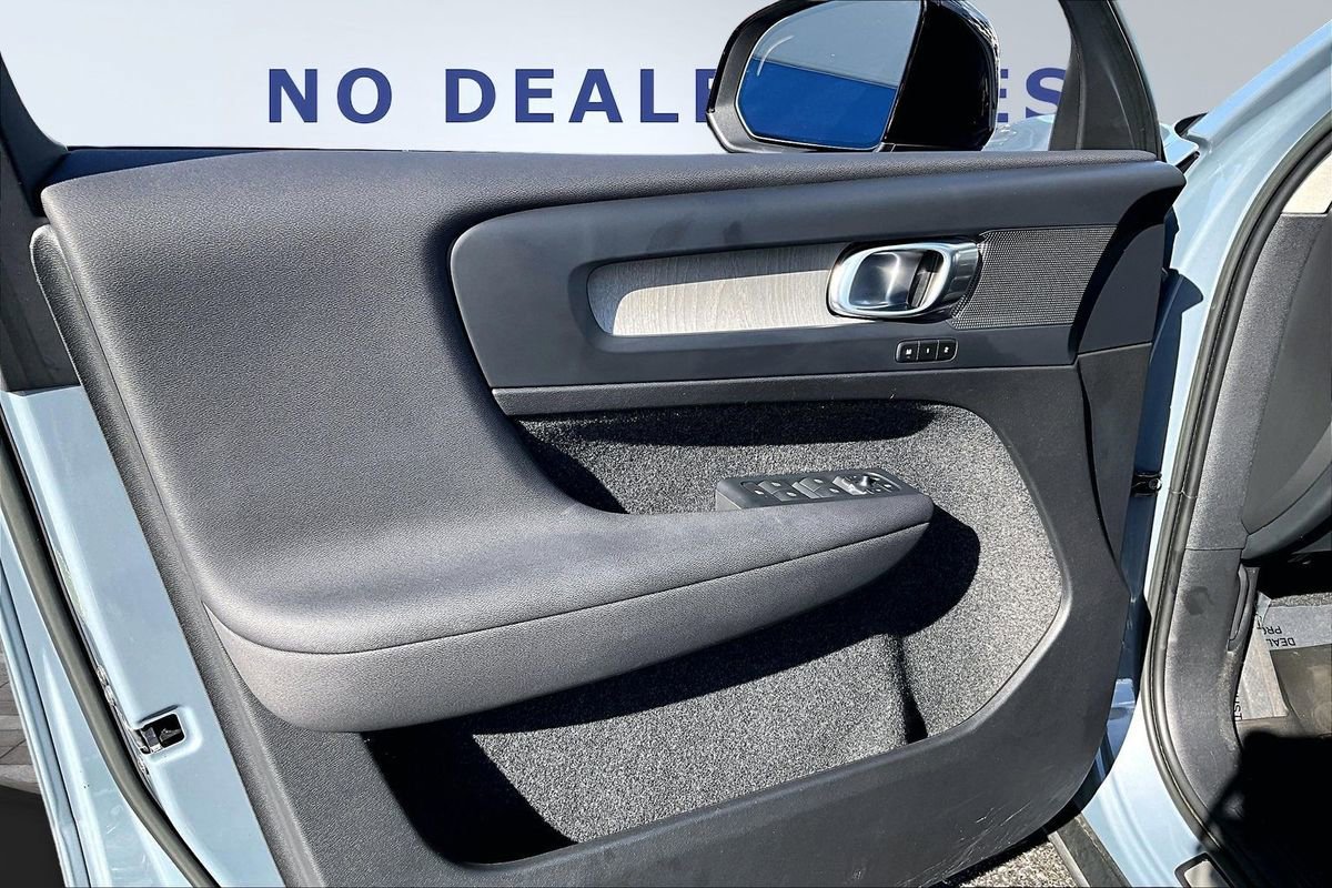 Used 2023 Volvo XC40 B5 Plus w/ Driver Assist Package image 20