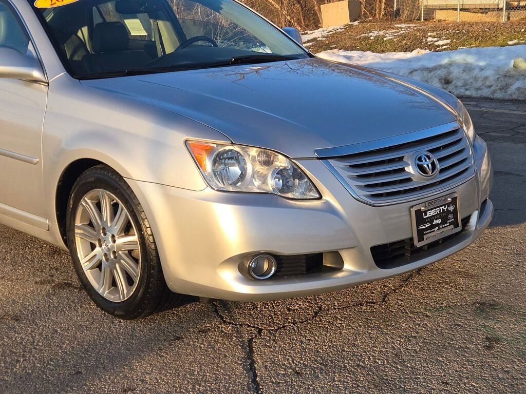 Used 2008 Toyota Avalon XL image 2