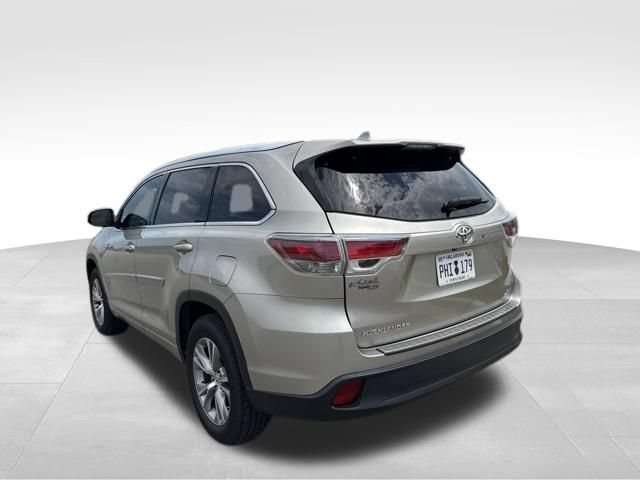Used 2015 Toyota Highlander XLE FWD image 5