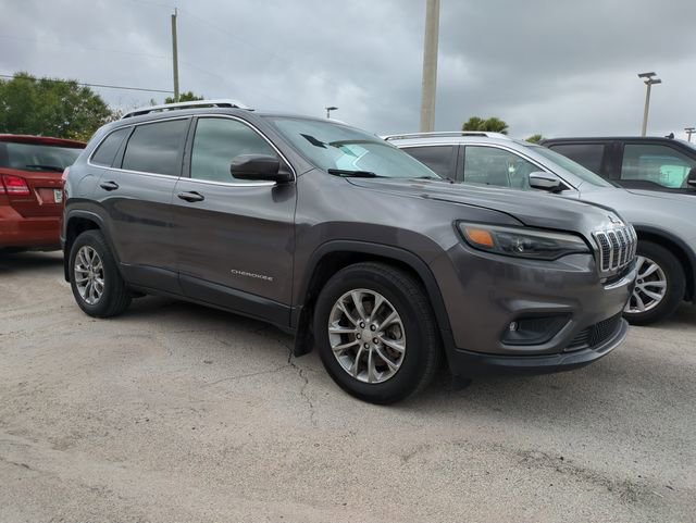 Used 2019 Jeep Cherokee Latitude Plus FWD image 2