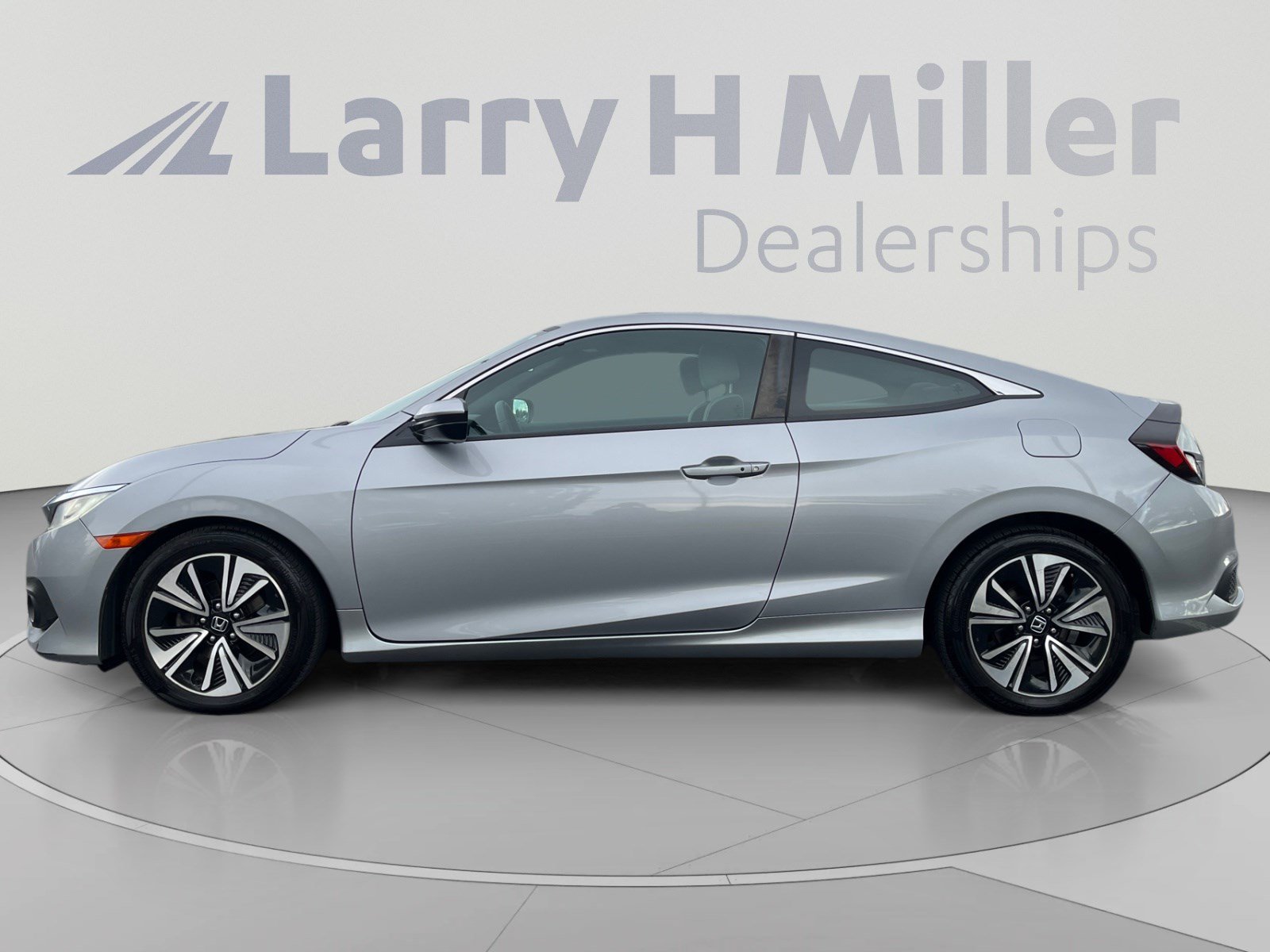 Used 2016 Honda Civic EX-T image 2