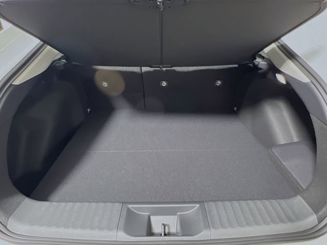 New 2026 Toyota Prius FWD image 31