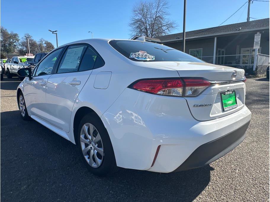 Used 2024 Toyota Corolla LE image 5