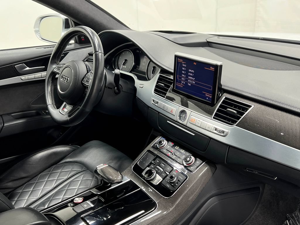 Used 2015 Audi S8 AWD/4WD image 22