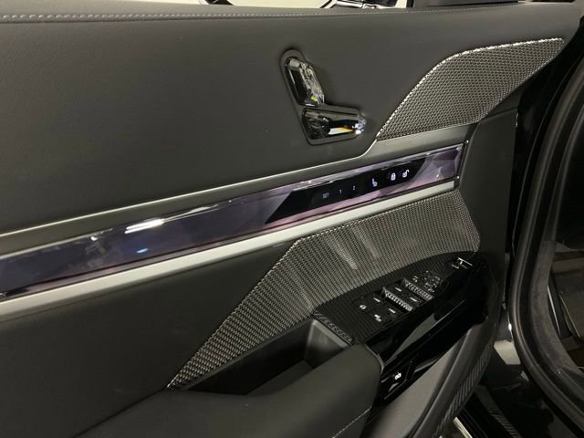 Used 2024 BMW i7 eDrive50 RWD image 26