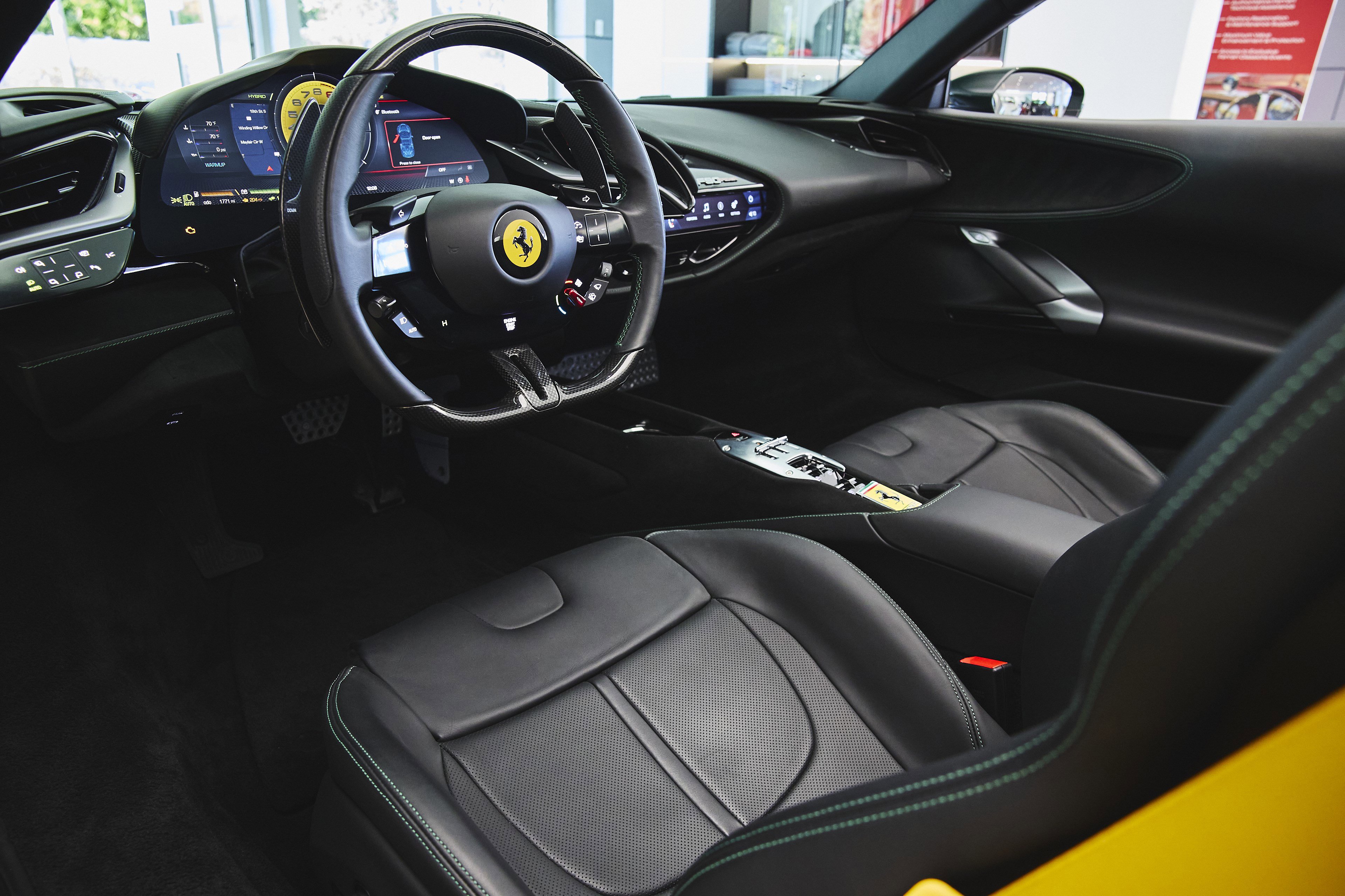 Used 2024 Ferrari SF90 Spider image 27