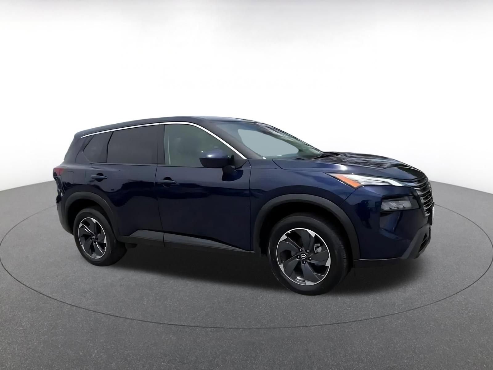 Used 2025 Nissan Rogue SV FWD image 2