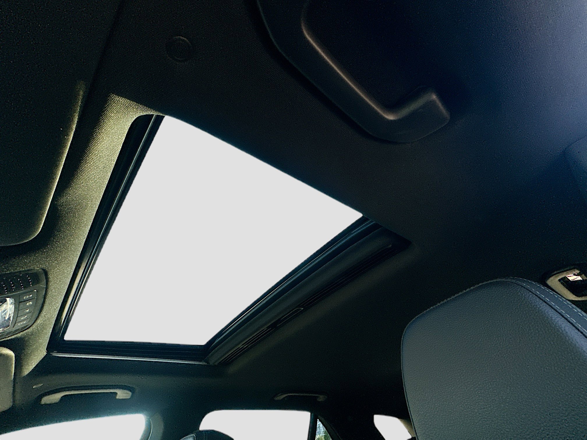 Used 2023 Mercedes-Benz GLE 350 w/ Premium Package image 18