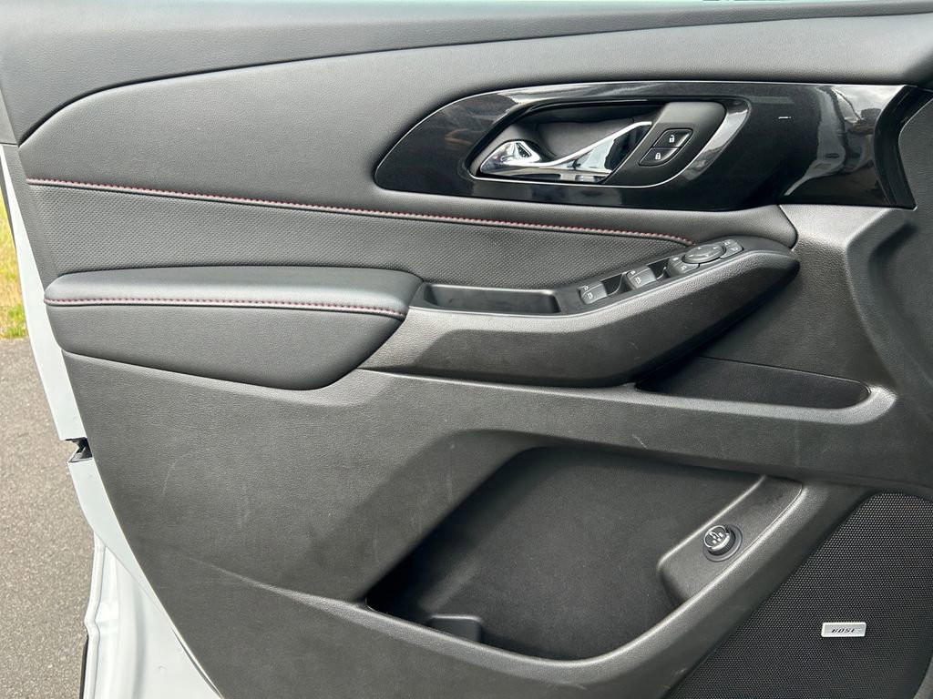 Used 2023 Chevrolet Traverse RS image 23