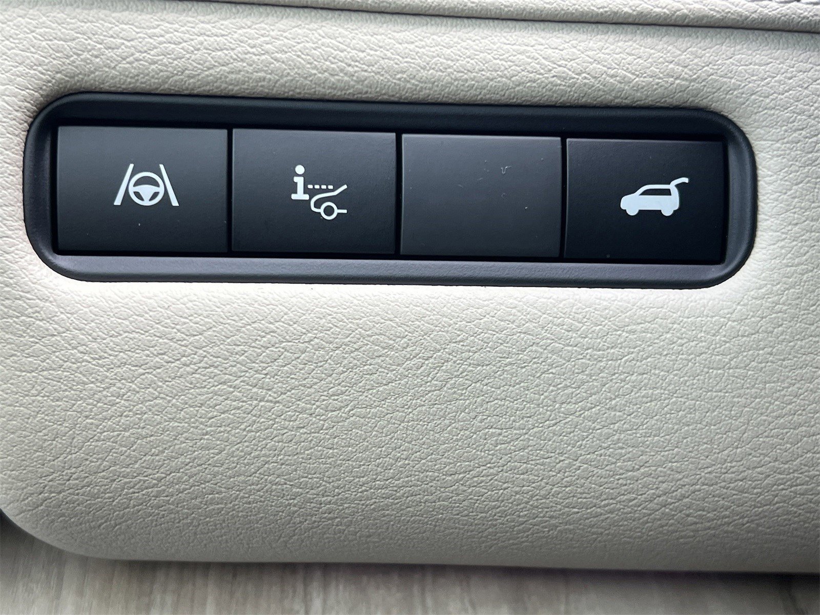 New 2025 Nissan Armada Platinum Reserve AWD/4WD image 17