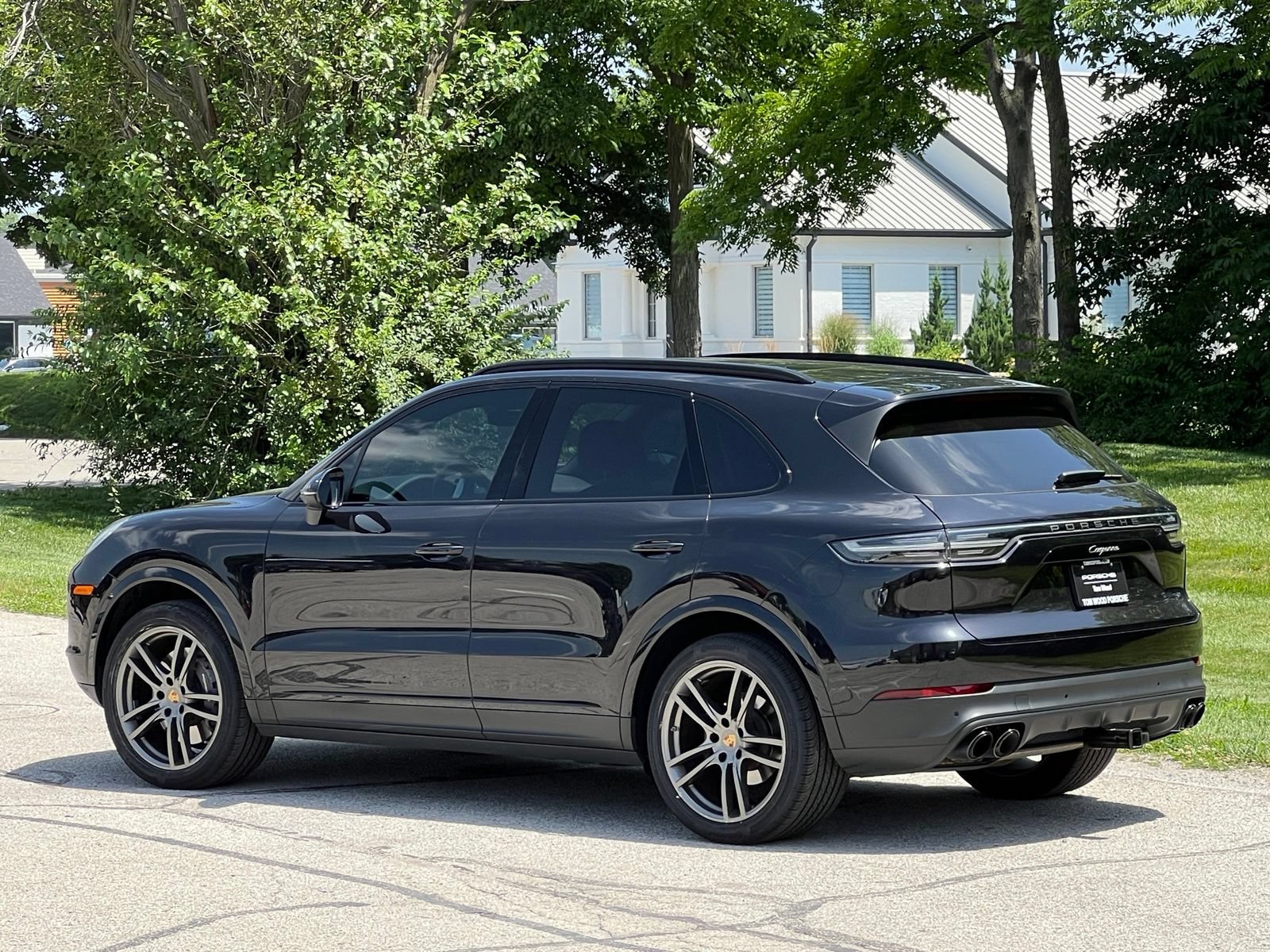 Certified 2022 Porsche Cayenne Platinum Edition AWD/4WD image 3