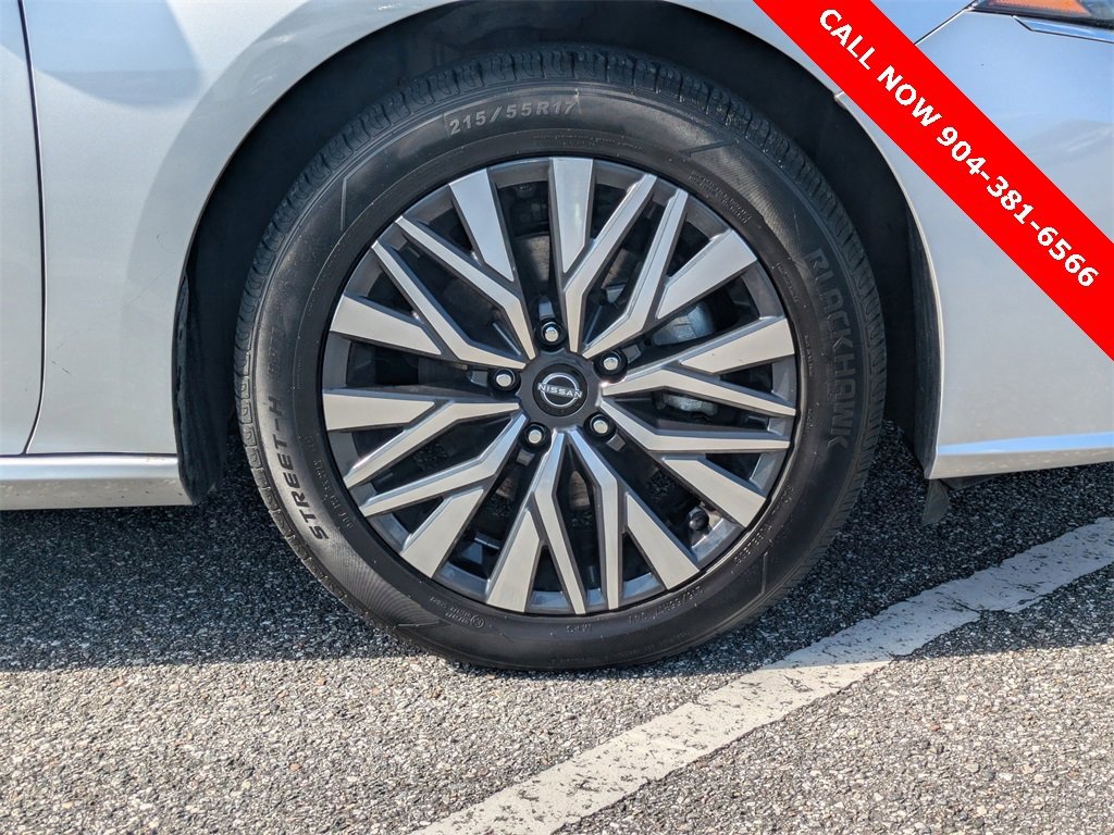 Used 2024 Nissan Altima 2.5 SV image 11