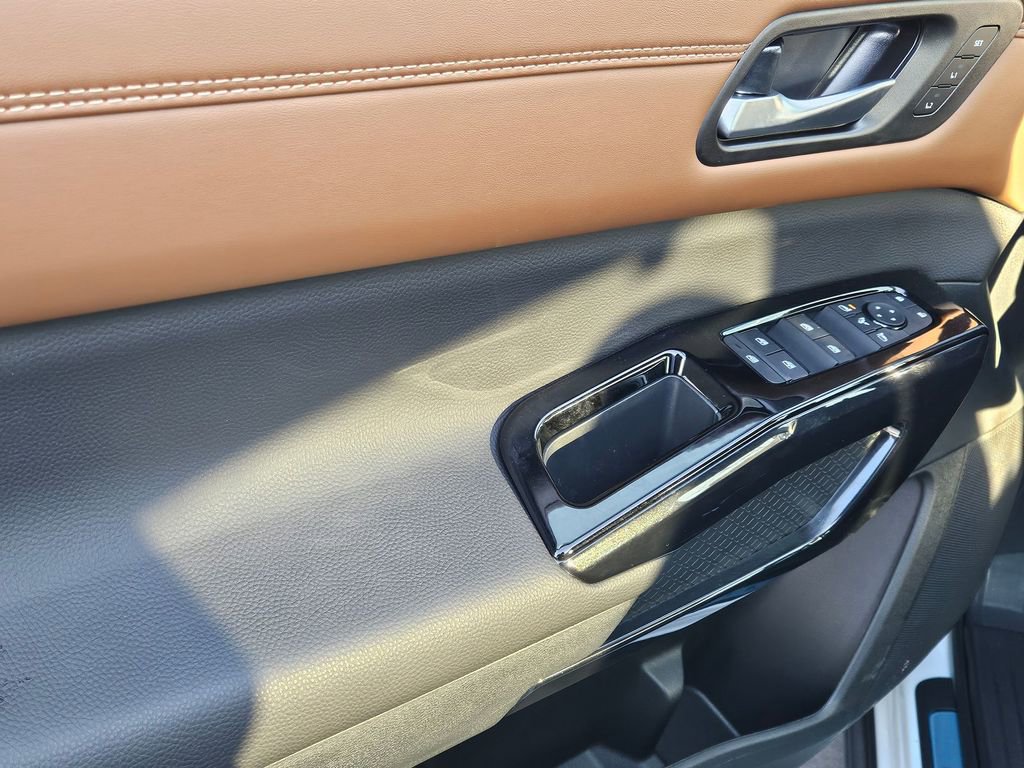 New 2026 Nissan Pathfinder Platinum image 14