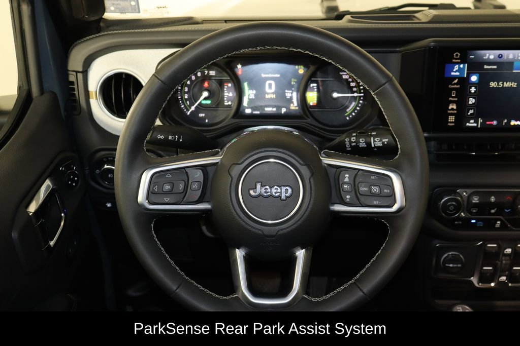 Used 2025 Jeep Wrangler Unlimited Sahara w/ Safety Group image 7