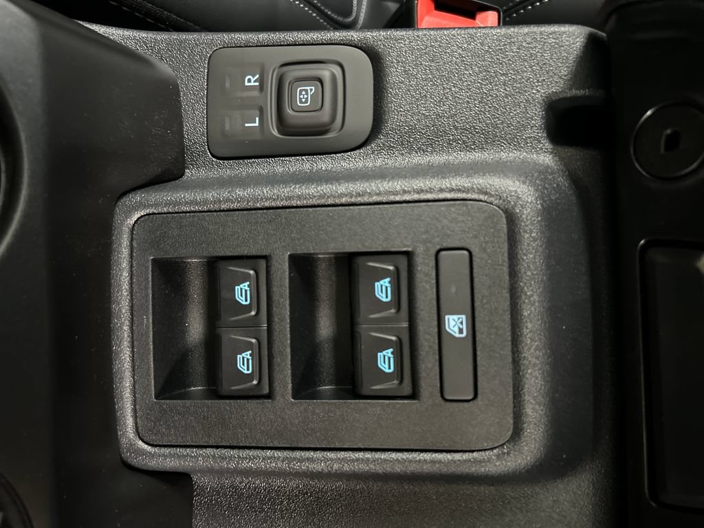 New 2026 Ford Bronco Outer Banks w/ Sasquatch Package AWD/4WD image 17