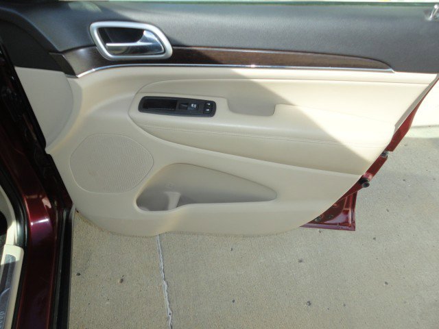 Used 2018 Jeep Grand Cherokee Limited AWD/4WD image 18