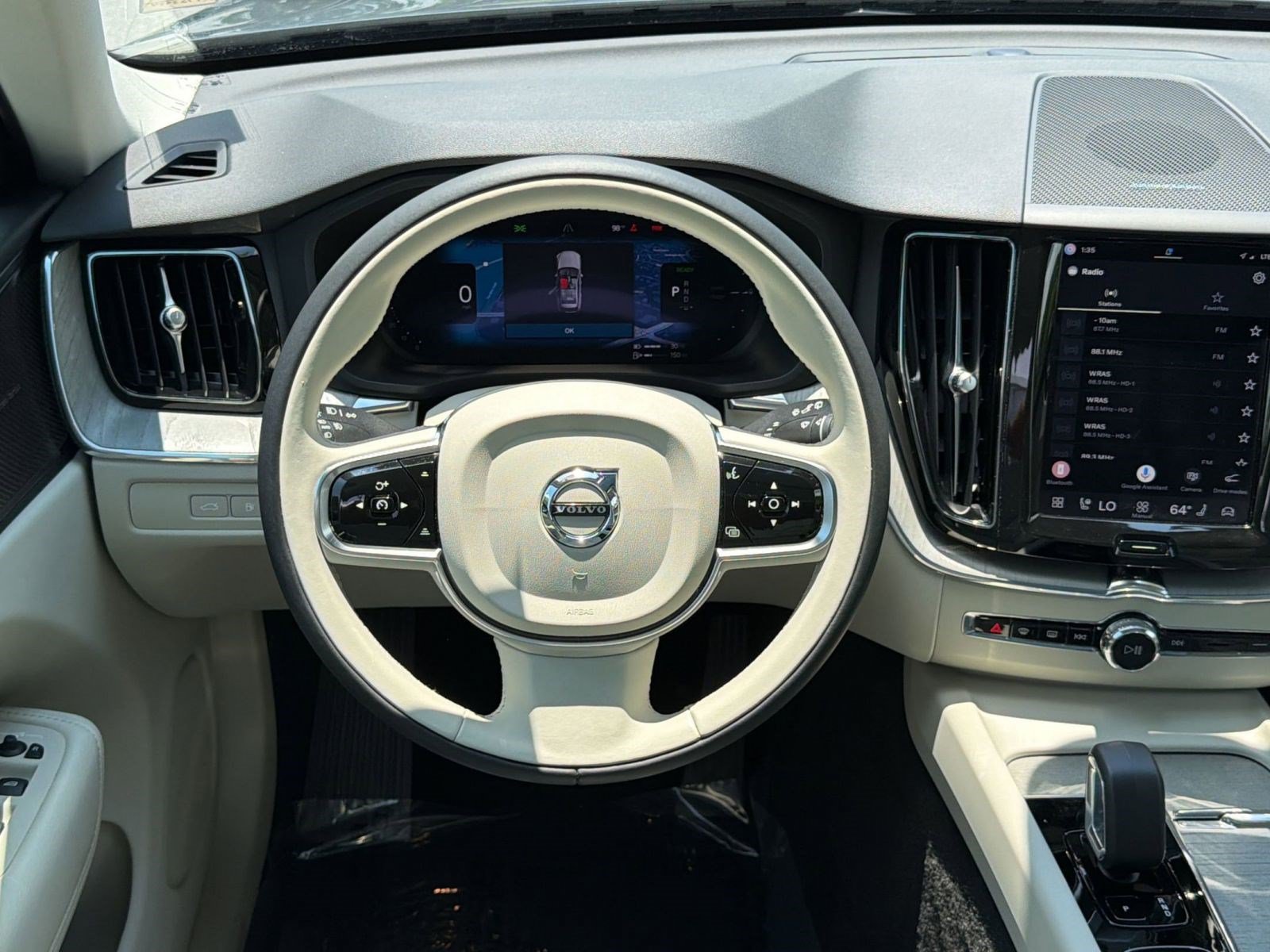 Certified 2024 Volvo XC60 T8 Plus w/ Climate Package AWD/4WD image 26