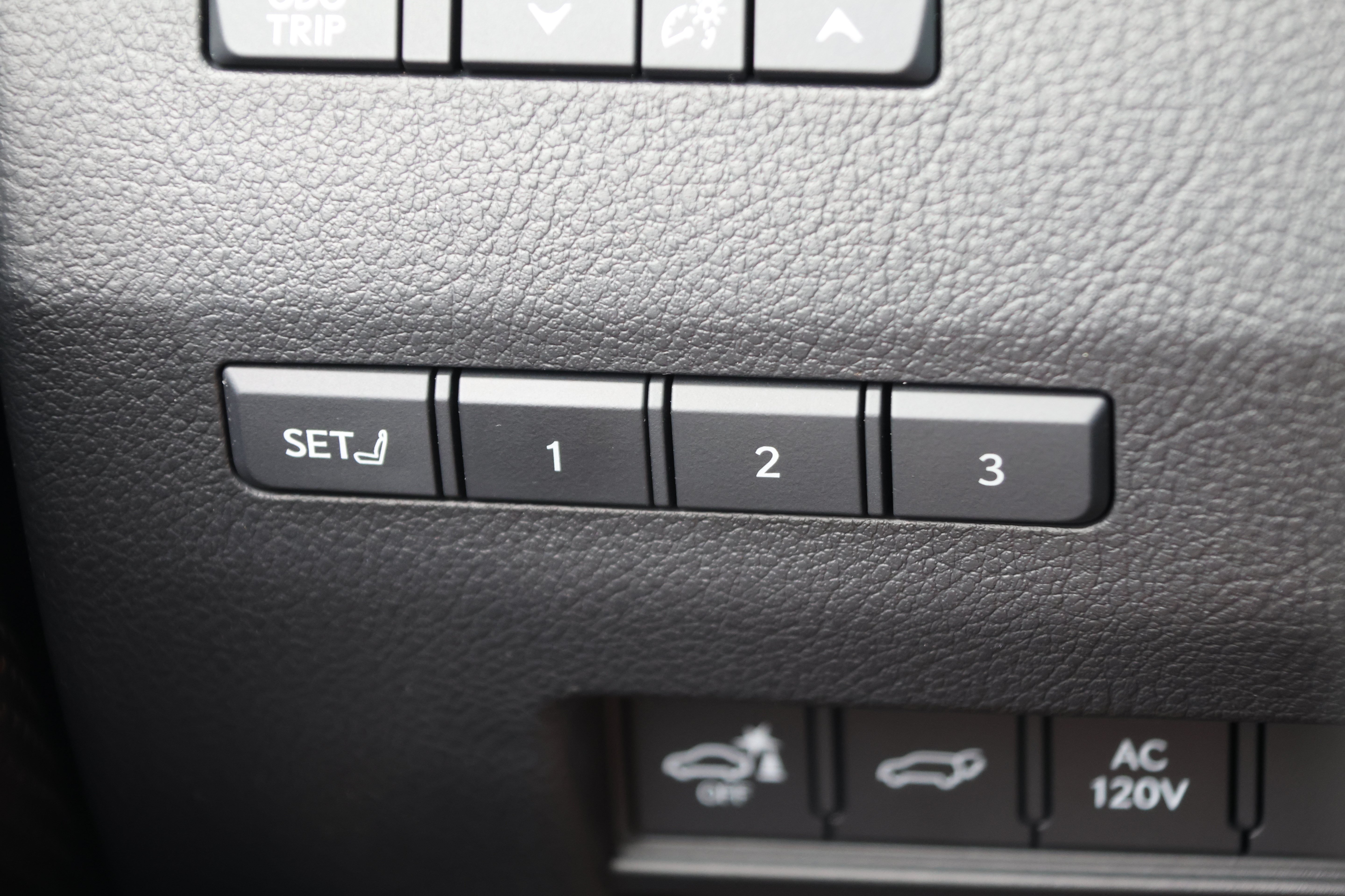Used 2026 Lexus GX 550 w/ Cold Area Package AWD/4WD image 16