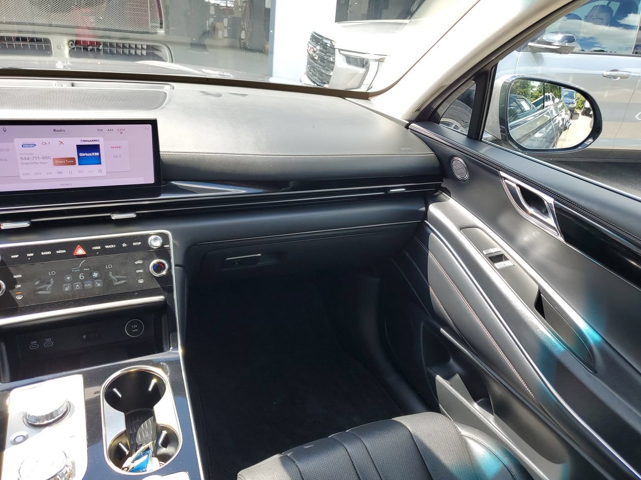 Used 2025 Genesis GV80 2.5T Standard AWD/4WD image 14