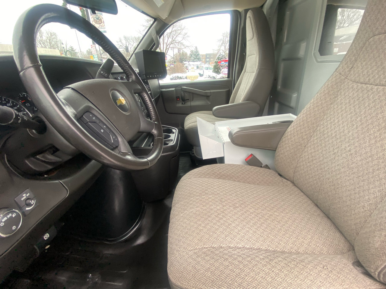 Used 2021 Chevrolet Express 3500 w/ Power Convenience Package image 15