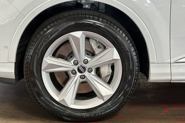 Used 2022 Audi Q7 2.0T Premium w/ Convenience Package AWD/4WD image 35