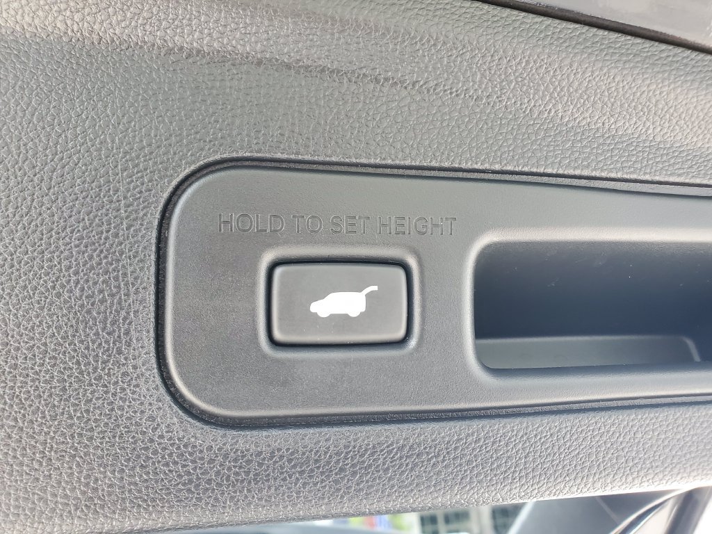 Used 2023 Acura MDX w/ Advance Package AWD/4WD image 9