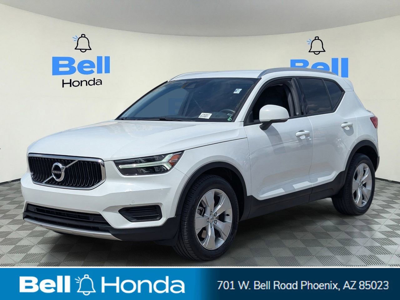 Used 2020 Volvo XC40 T4 Momentum w/ Protection Package Premier image 1