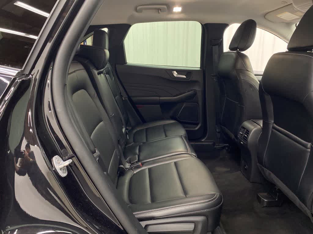 Used 2025 Ford Escape Platinum AWD/4WD image 17