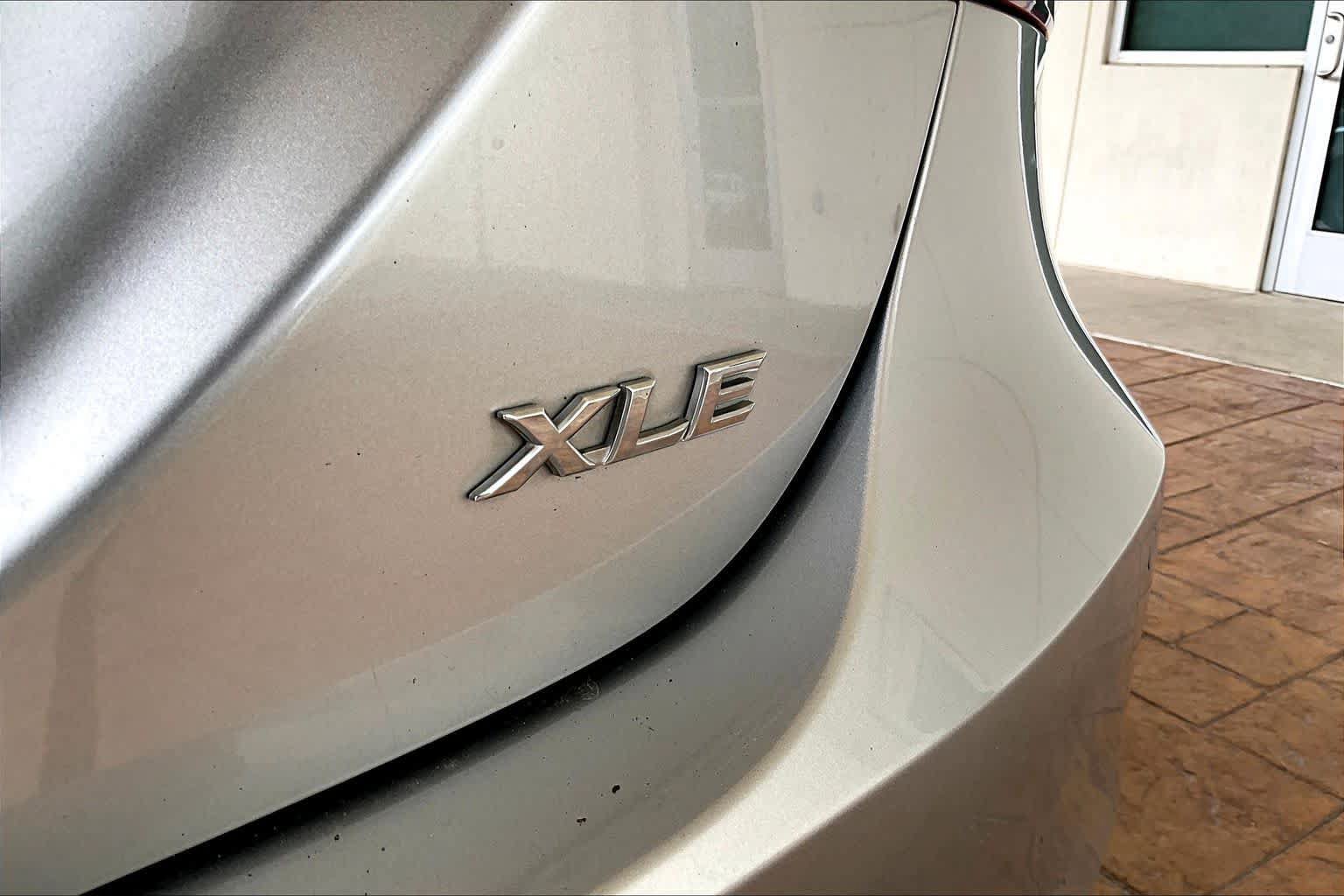 Used 2018 Toyota Camry XLE w/ Driver Assist Package FWD image 9