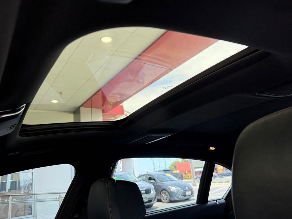 Used 2022 BMW 740i w/ M Sport Package RWD image 24