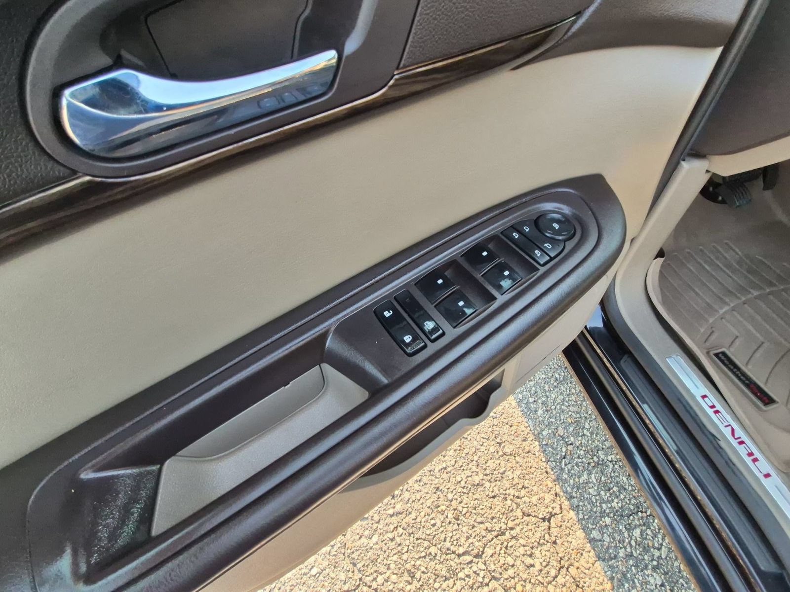Certified 2014 GMC Acadia Denali AWD/4WD image 22