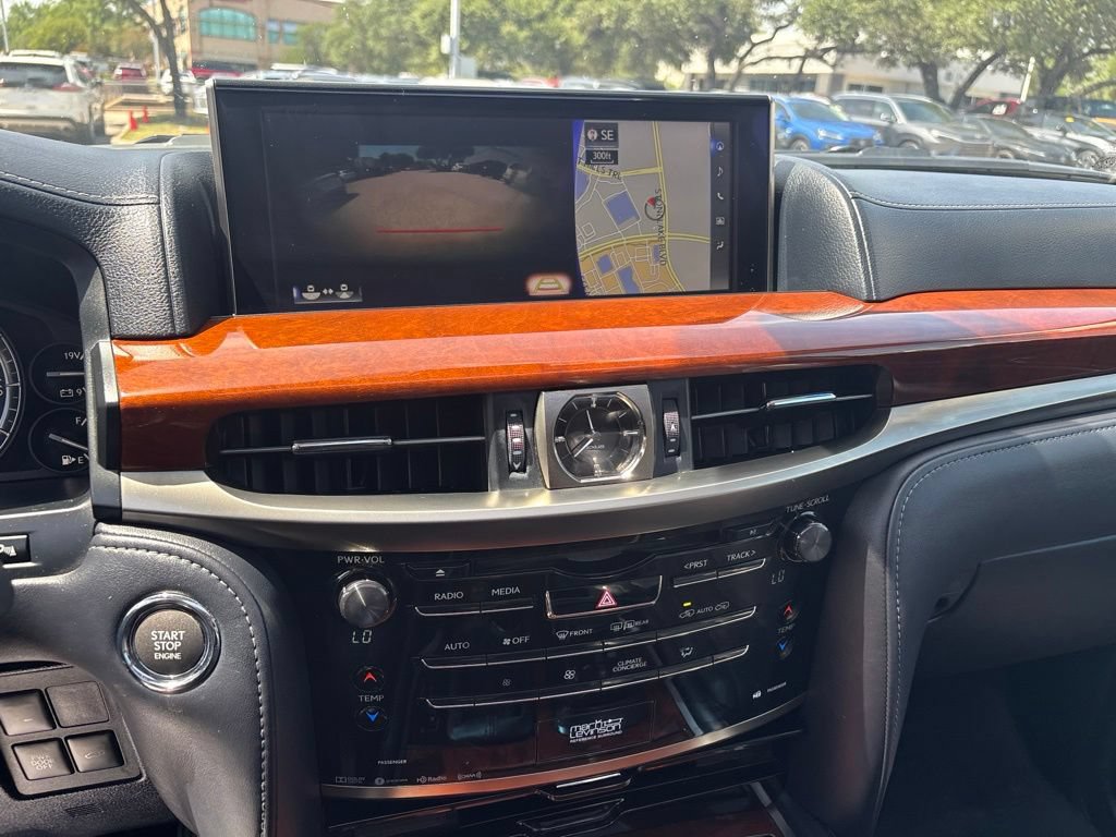 Used 2016 Lexus LX 570 4WD w/ Luxury Package image 15