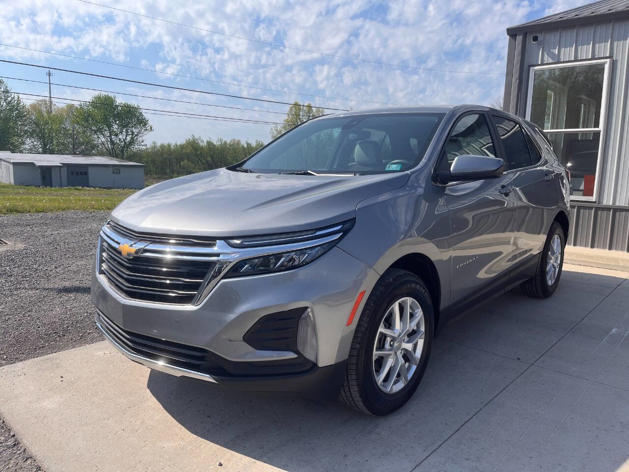 Used 2024 Chevrolet Equinox LT AWD/4WD image 3