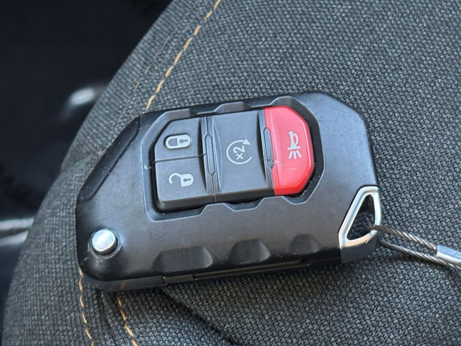 Used 2025 Jeep Wrangler Unlimited Sahara AWD/4WD image 21