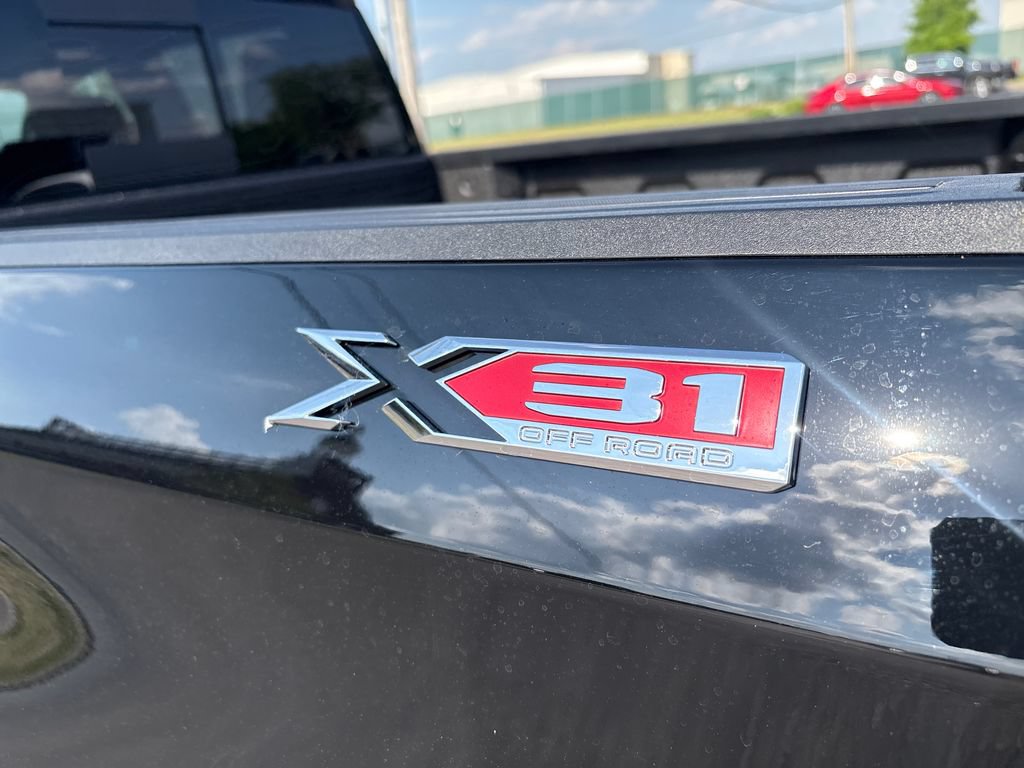 New 2026 GMC Sierra 1500 SLT w/ SLT Convenience Package AWD/4WD image 10