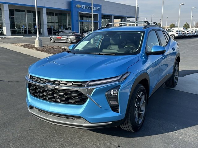 Certified 2025 Chevrolet Trax LT w/ Driver Confidence Package image 35