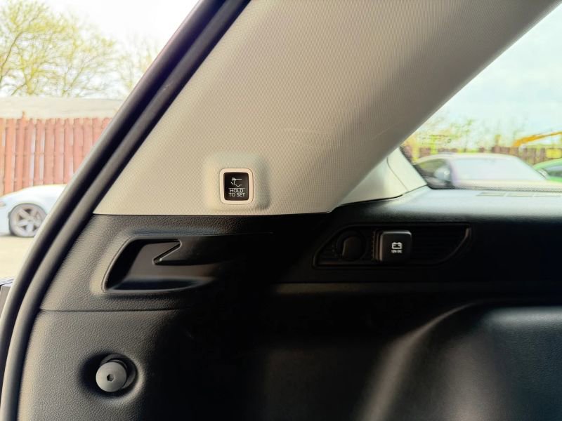 Used 2024 Jeep Grand Cherokee Limited image 36