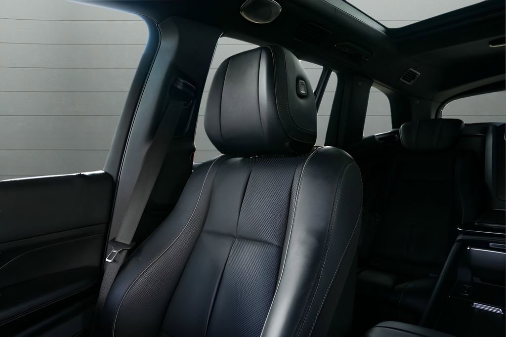 Used 2023 Mercedes-Benz Maybach GLS 600 4MATIC image 70