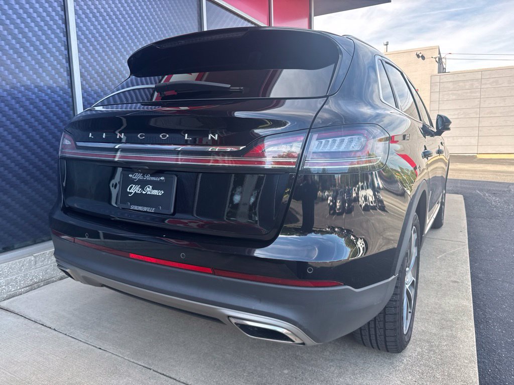 Used 2023 Lincoln Nautilus Reserve AWD/4WD image 7