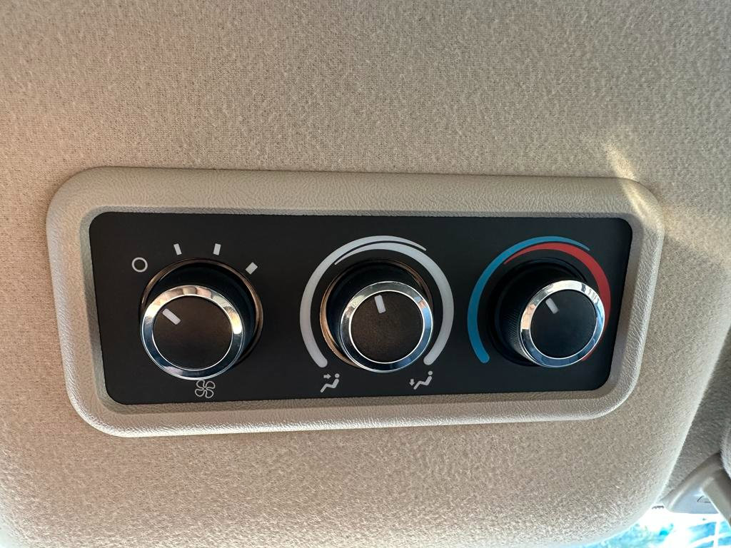 Used 2025 Chevrolet Express 3500 LT w/ LT Preferred Equipment Group image 28