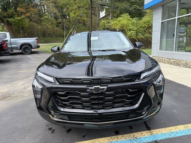 New 2025 Chevrolet Trax ACTIV w/ Driver Confidence Package image 2